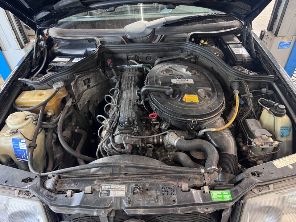 Image 28/29 of Mercedes-Benz 300 TE (1989)