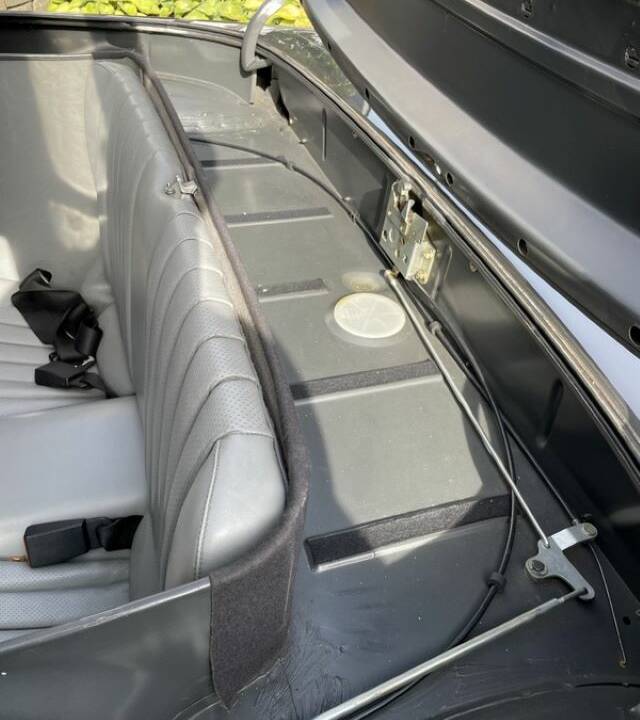 Image 21/52 de Mercedes-Benz 500 SL (1985)