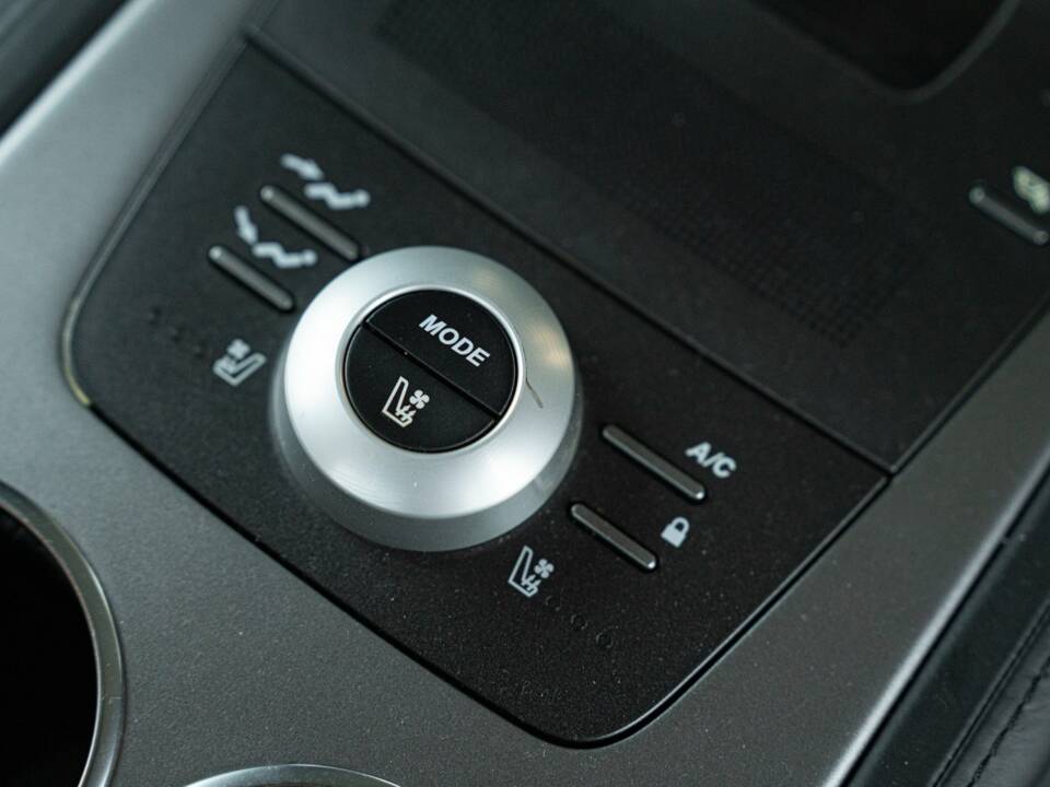 Bild 49/50 von Aston Martin Rapide (2010)