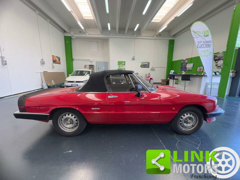 Image 7/10 de Alfa Romeo 1.6 Spider (1987)