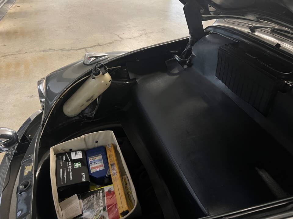 Image 25/63 of Volkswagen Beetle 1302 LS (1971)
