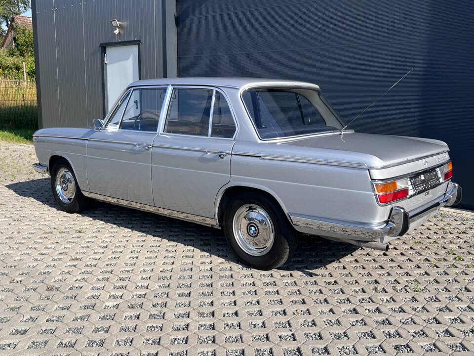 Image 3/30 of BMW 2000 tilux (1968)