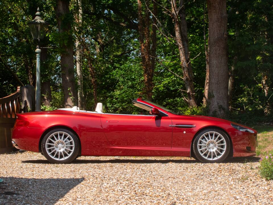 Image 10/50 of Aston Martin DB 9 Volante (2006)