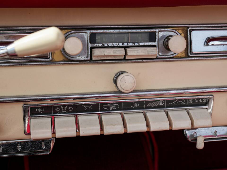 Immagine 11/40 di Borgward Isabella Coupe-Cabriolet (1961)