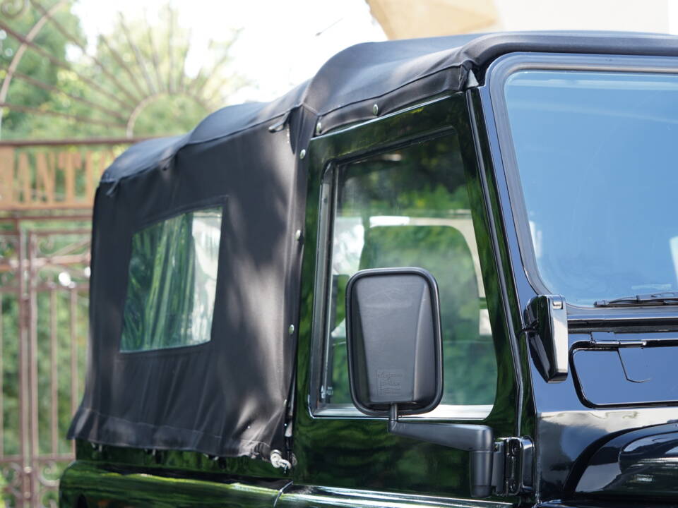 Bild 26/97 von Land Rover Defender 90 Td5 (2000)