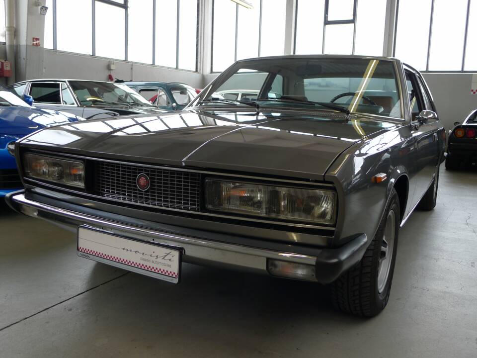 Image 26/44 of FIAT 130 Coupé (1972)