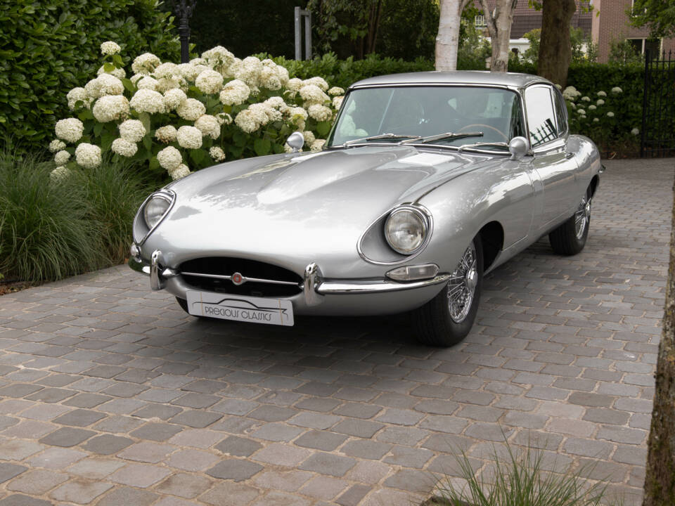 Image 16/57 of Jaguar E-Type (2+2) (1968)