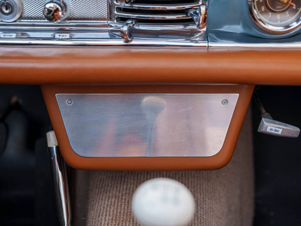 Image 28/33 de Mercedes-Benz 300 SL Roadster (1957)