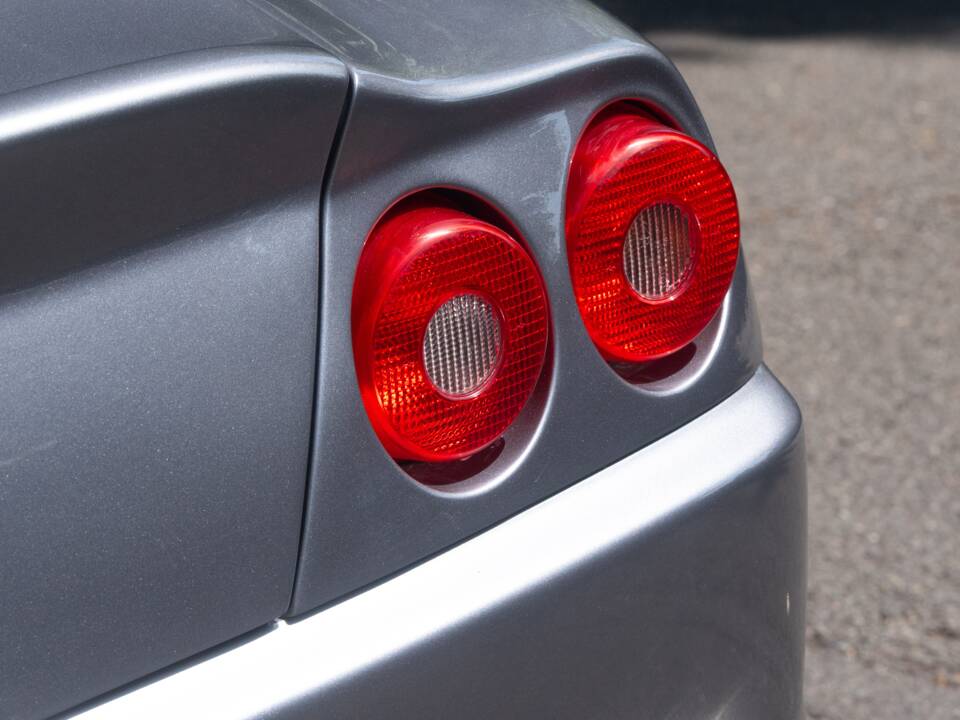 Image 17/37 of Ferrari 550 Maranello (2000)
