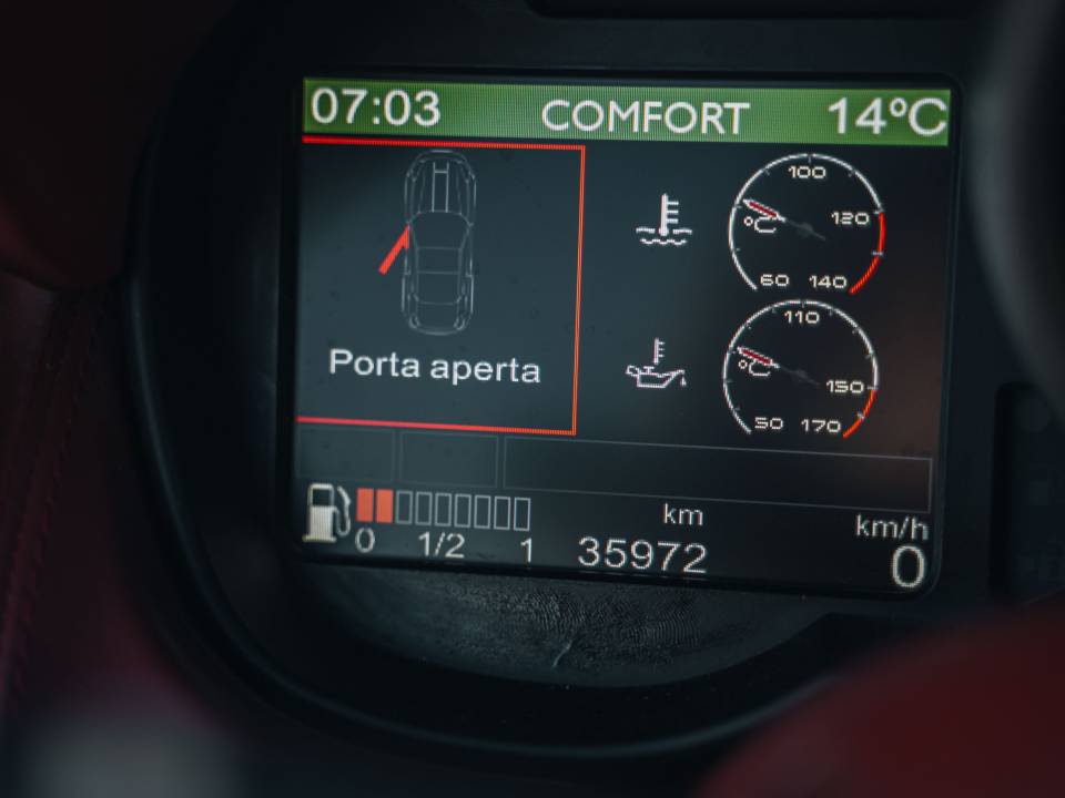 Immagine 40/69 di Ferrari California (2011)