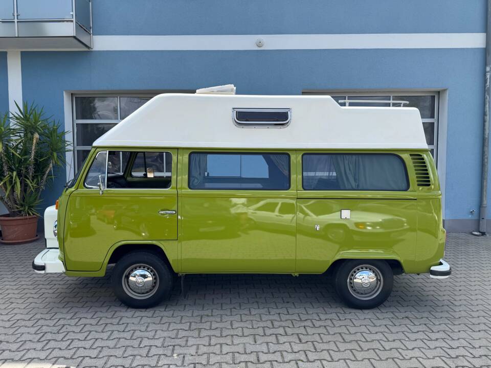 Image 97/100 of Volkswagen T2b Westfalia (1979)