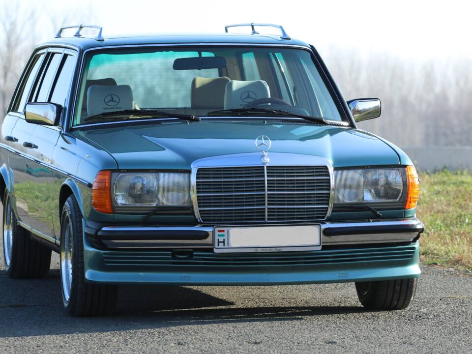 Image 3/24 of Mercedes-Benz 280 TE (1983)