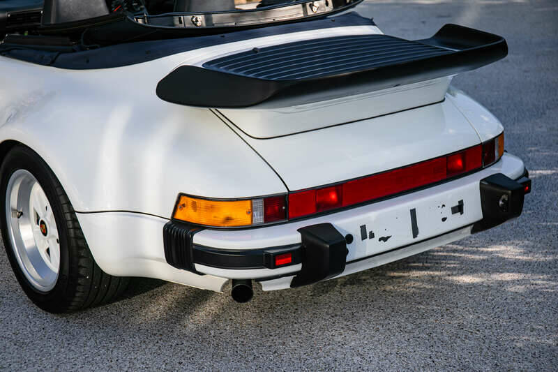 Immagine 9/31 di Porsche 911 Carrera 3.2 (1987)