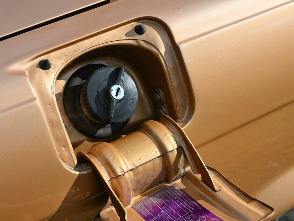 Bild 35/50 von Mercedes-Benz 350 SLC (1972)