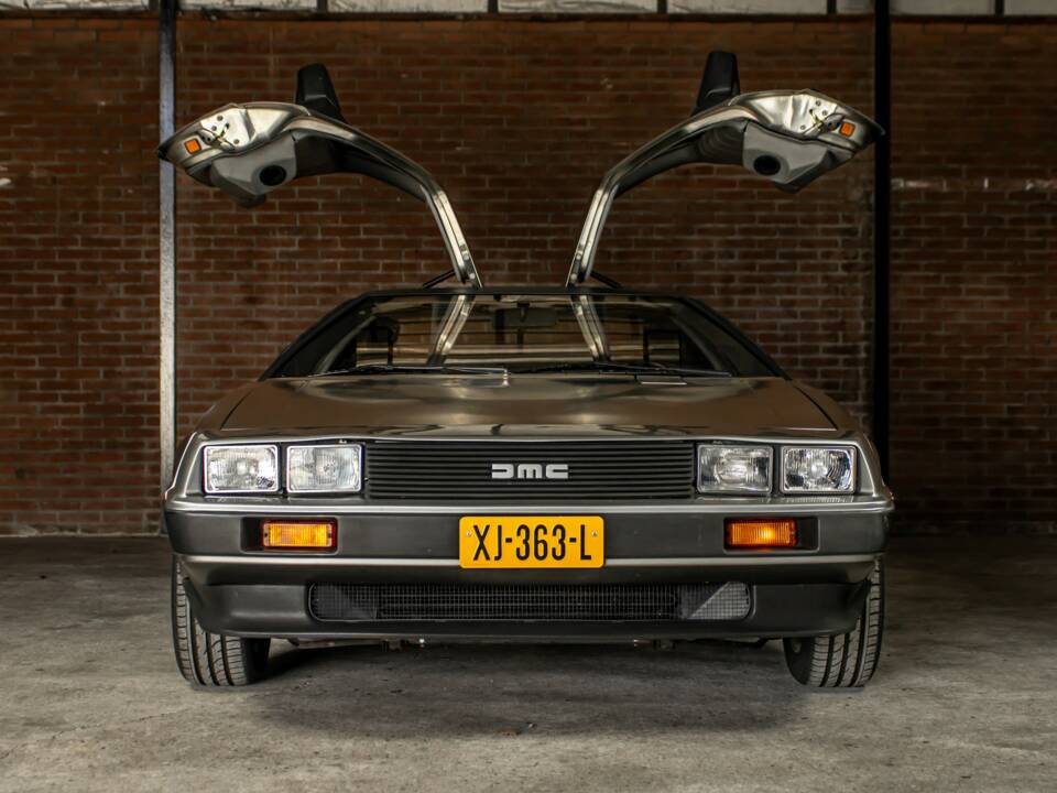 Image 11/66 of DeLorean DMC-12 (1981)