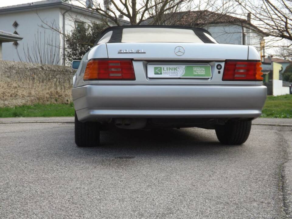 Image 37/50 of Mercedes-Benz 500 SL (1991)