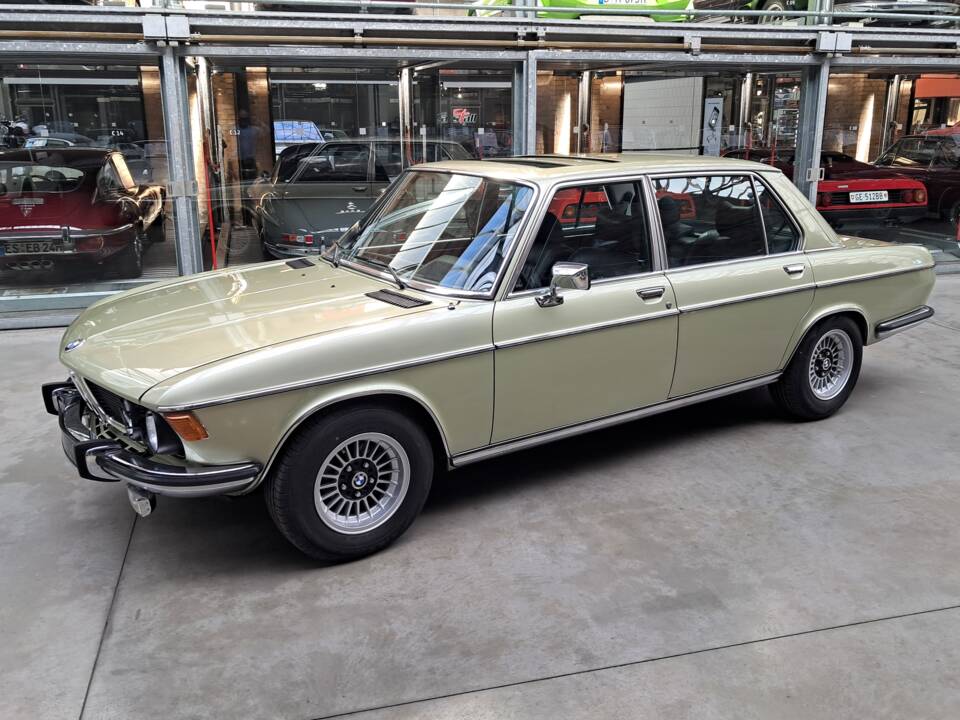 Immagine 32/39 di BMW 3,3 Li (1977)