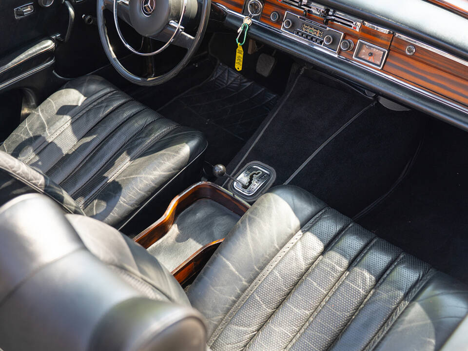 Bild 26/56 von Mercedes-Benz 280 SE (1968)