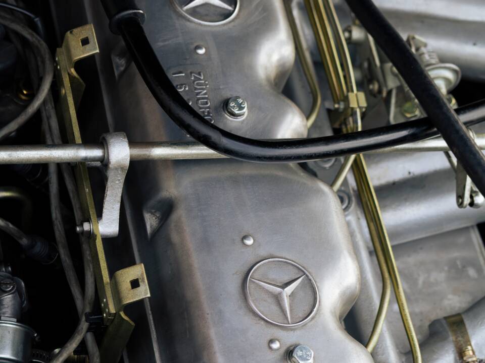Image 19/20 de Mercedes-Benz 230 SL (1965)