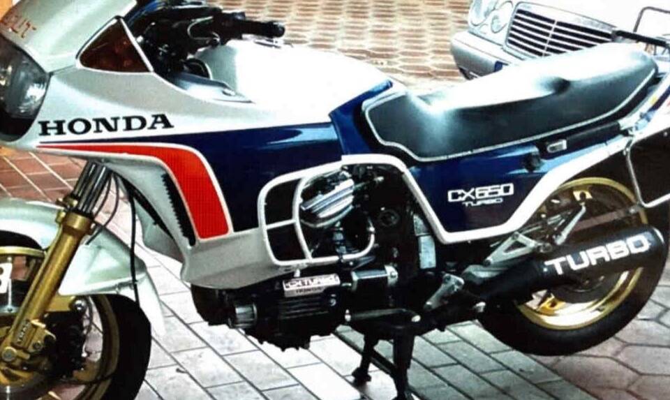 Bild 4/4 von Honda CX 650 Turbo (1983)