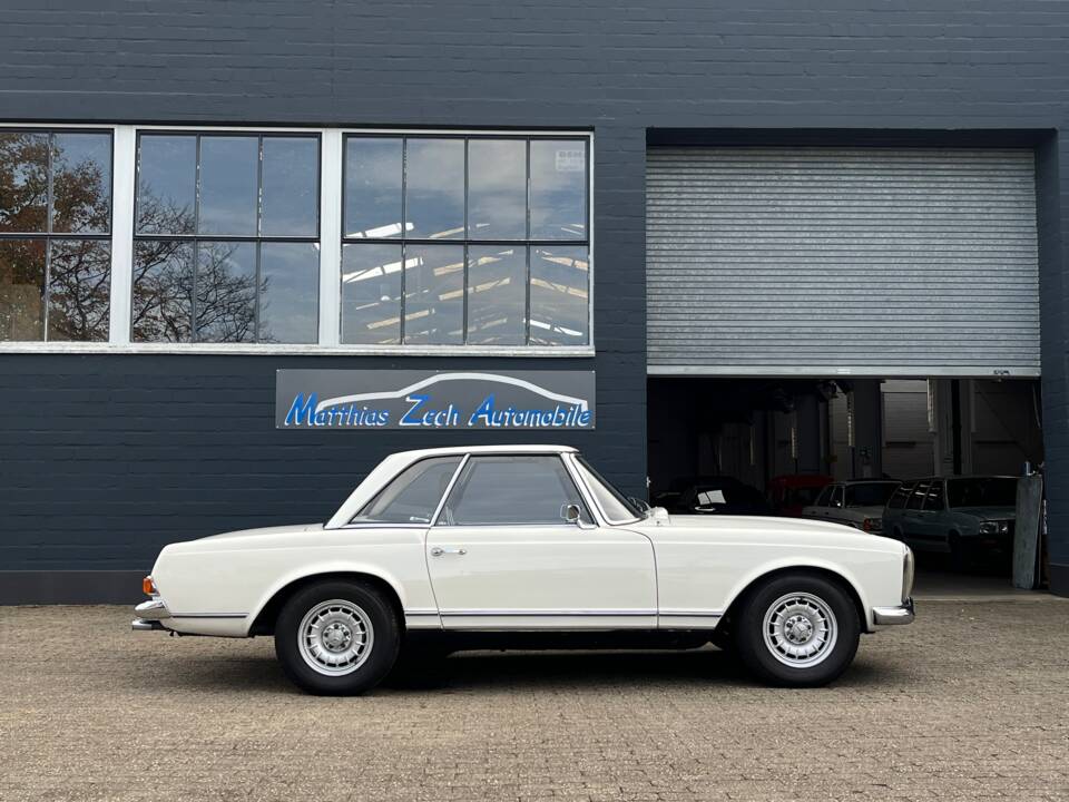 Image 19/100 of Mercedes-Benz 280 SL (1970)