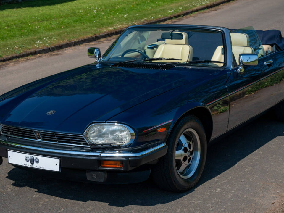Image 11/11 of Jaguar XJS 5.3 V12 (1990)