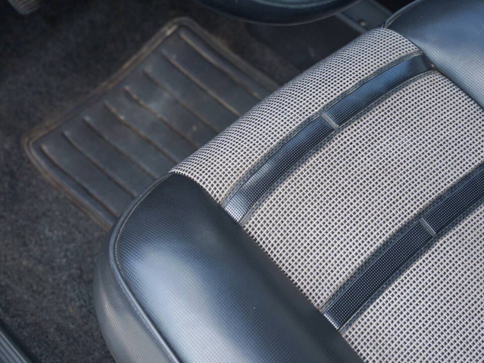 Image 31/49 of FIAT Ritmo 130 TC Abarth (1984)