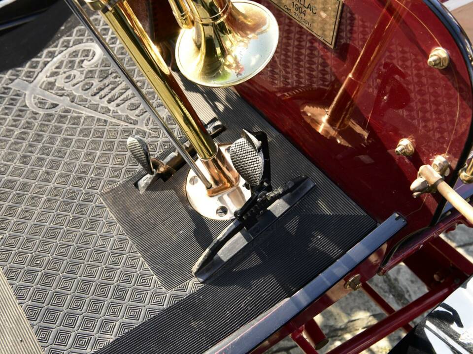 Bild 34/50 von Cadillac Model B Surrey (1904)