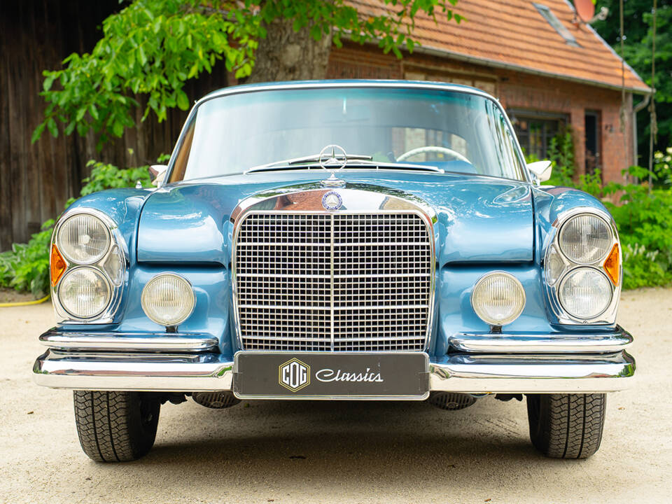 Image 14/48 of Mercedes-Benz 280 SE (1969)