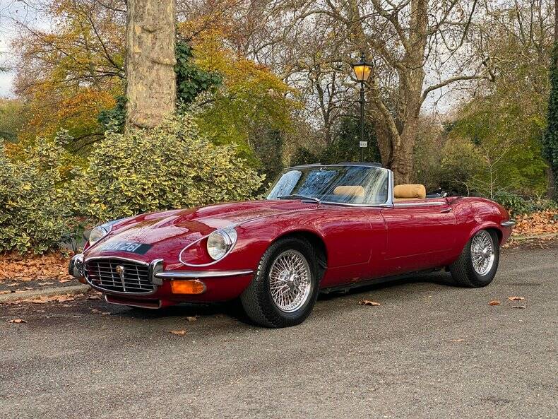 Image 2/50 de Jaguar Type E V12 (1973)