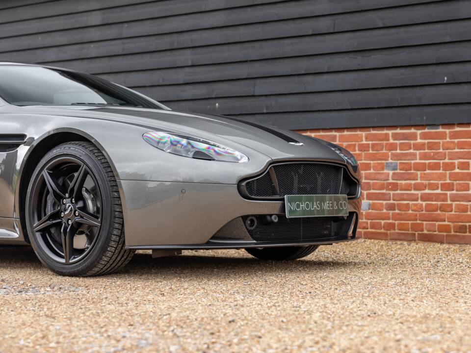 Afbeelding 13/75 van Aston Martin V12 Vantage AMR Roadster (2018)