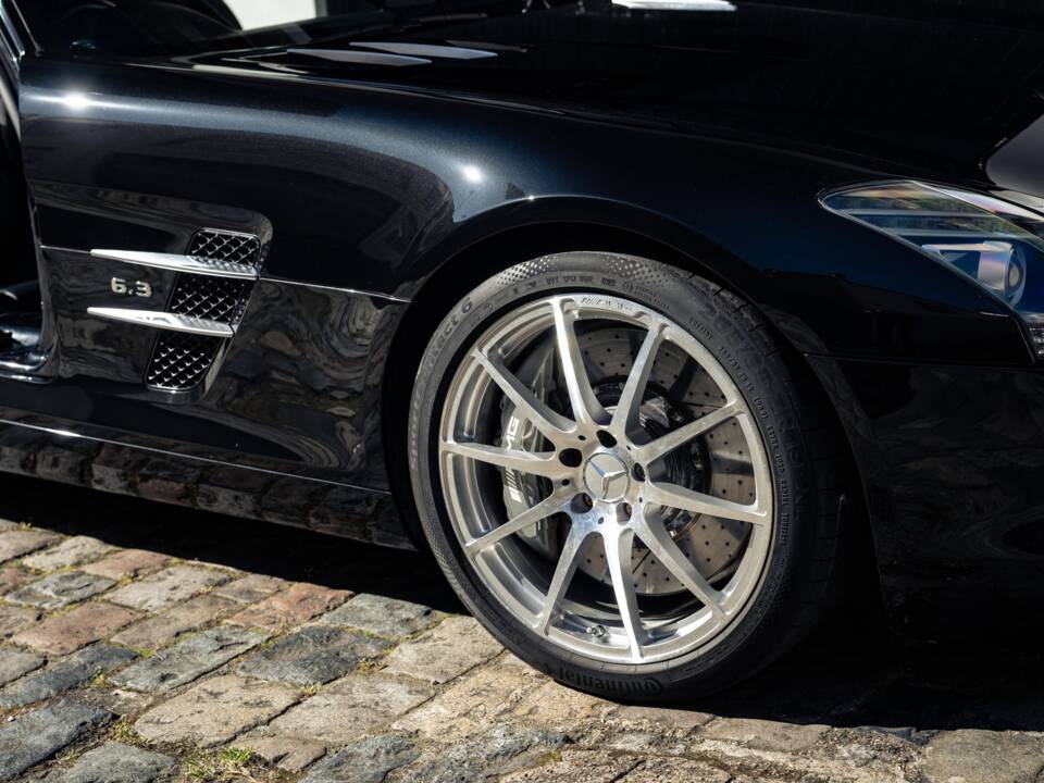 Bild 18/38 von Mercedes-Benz SLS AMG (2011)