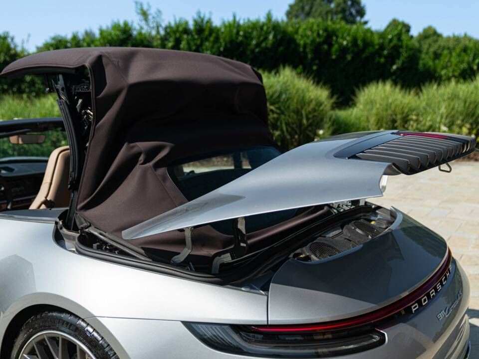 Image 30/50 of Porsche 911 Carrera 4S (2019)