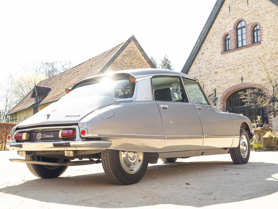 Image 9/53 of Citroën DS 23 Pallas (1972)