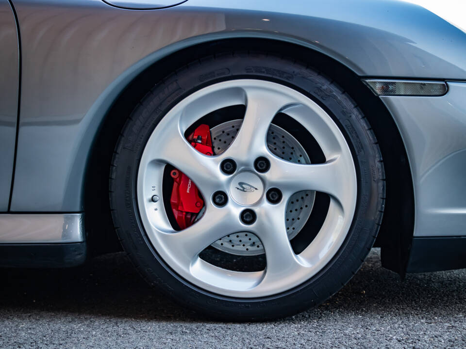 Afbeelding 15/50 van Porsche 911 Carrera 4S (2004)