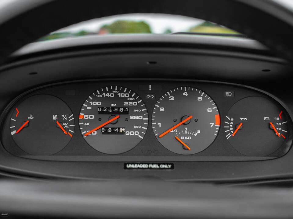 Bild 33/43 von Porsche 944 Turbo (1991)