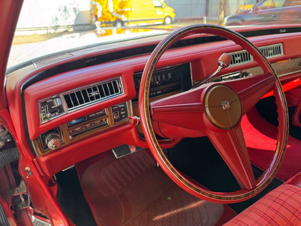 Image 10/30 of Cadillac Coupe DeVille (1975)