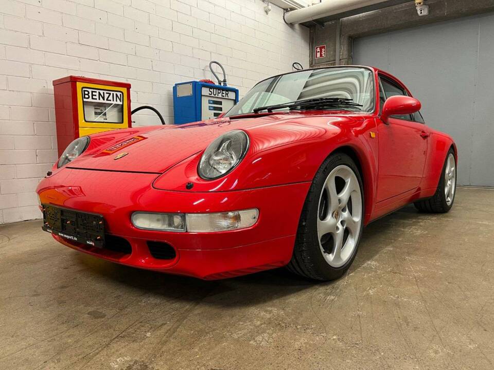 Image 2/17 of Porsche 911 Carrera (1995)