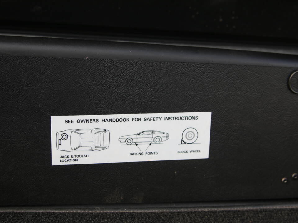 Image 16/92 of DeLorean DMC-12 (1982)