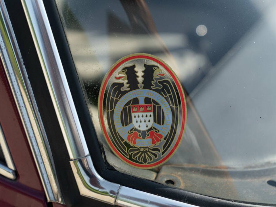 Image 17/50 of Alfa Romeo Giulia Nuova Super 1300 (1974)