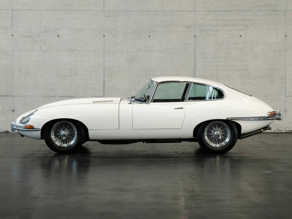 Image 5/24 de Jaguar Type E 3.8 (1963)