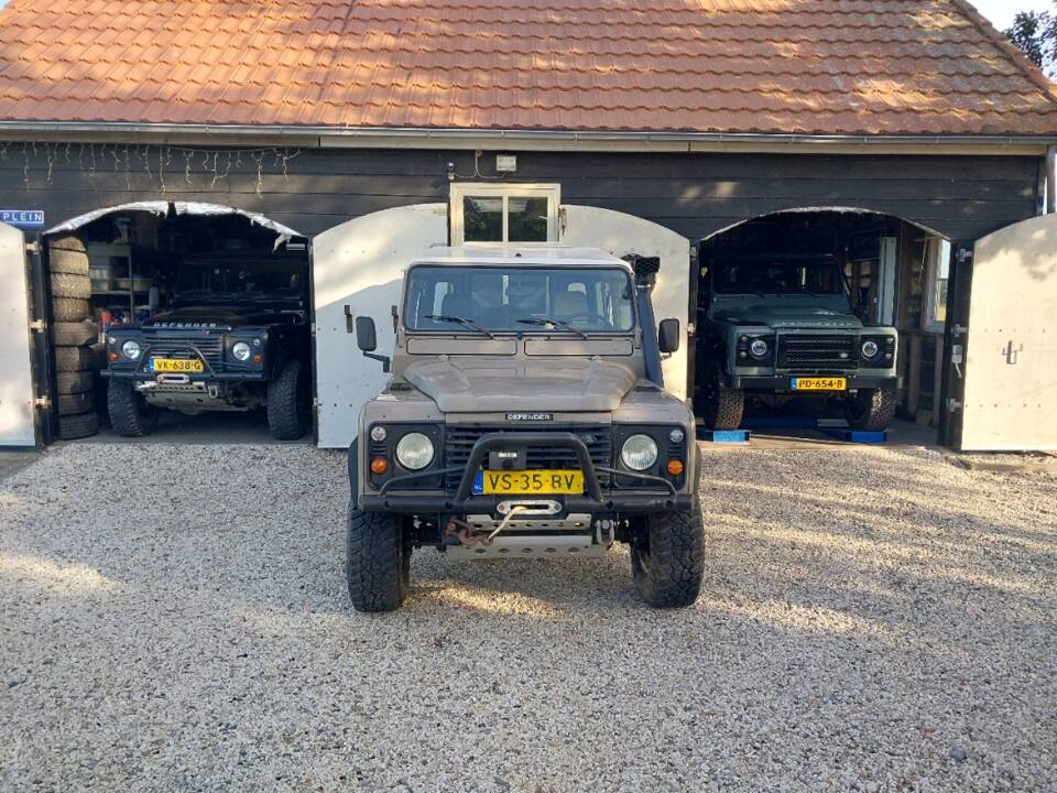 Bild 27/41 von Land Rover Defender 110 (2007)