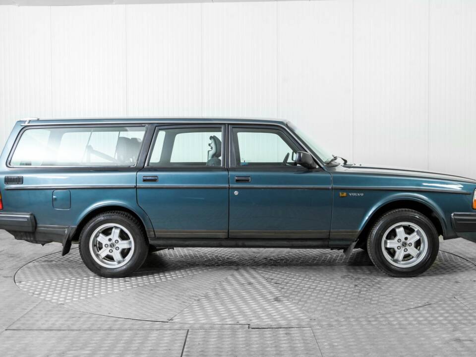 Immagine 10/50 di Volvo 240 GL (1990)
