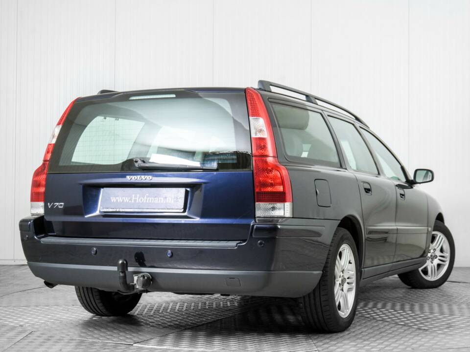 Bild 41/48 von Volvo V 70 2.4 (2006)
