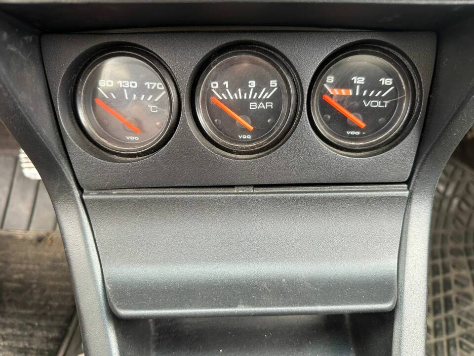 Image 33/72 of Audi Coupe GT (1985)