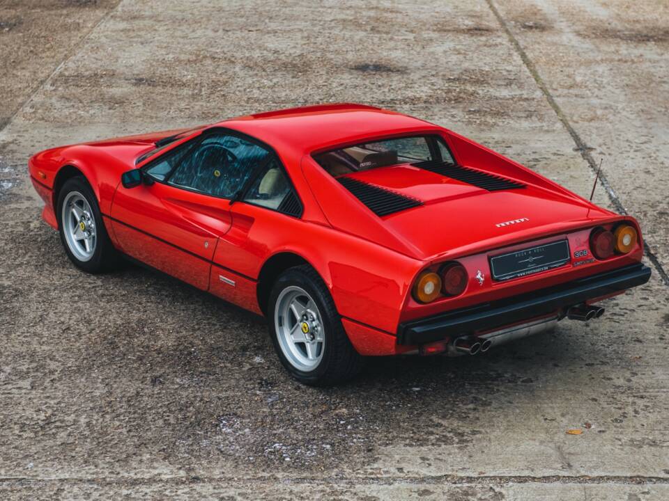 Bild 3/34 von Ferrari 308 GTB Quattrovalvole (1985)