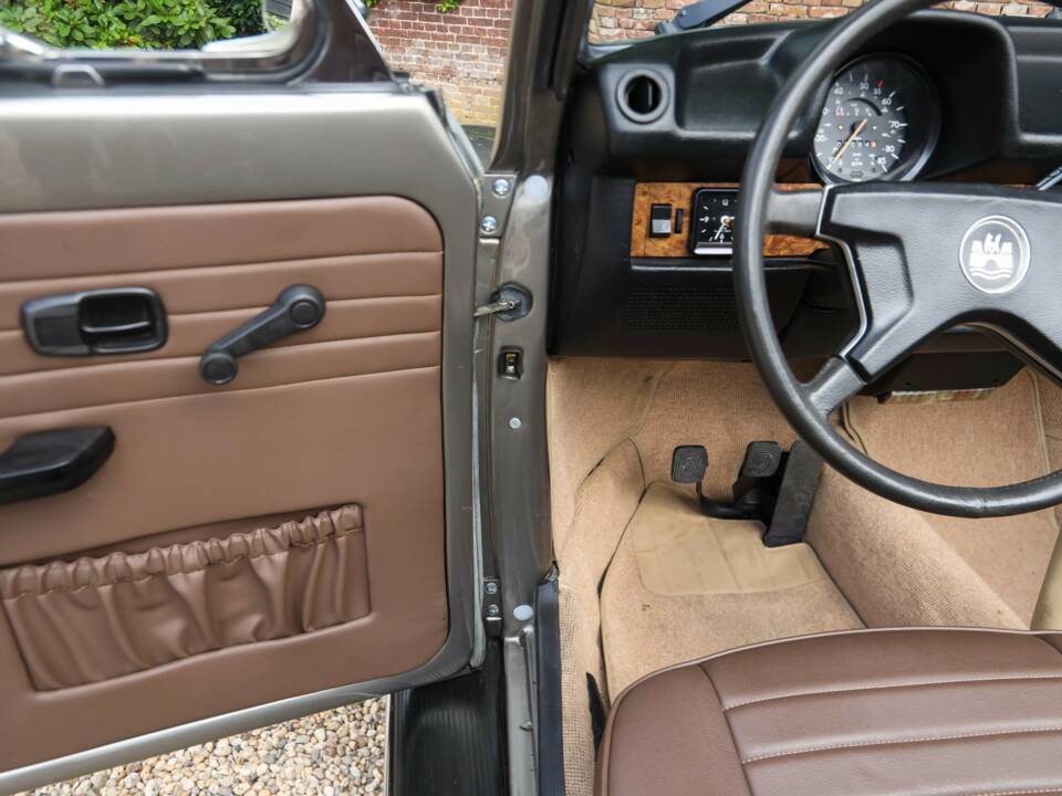 Image 46/50 of Volkswagen Beetle 1303 (1979)