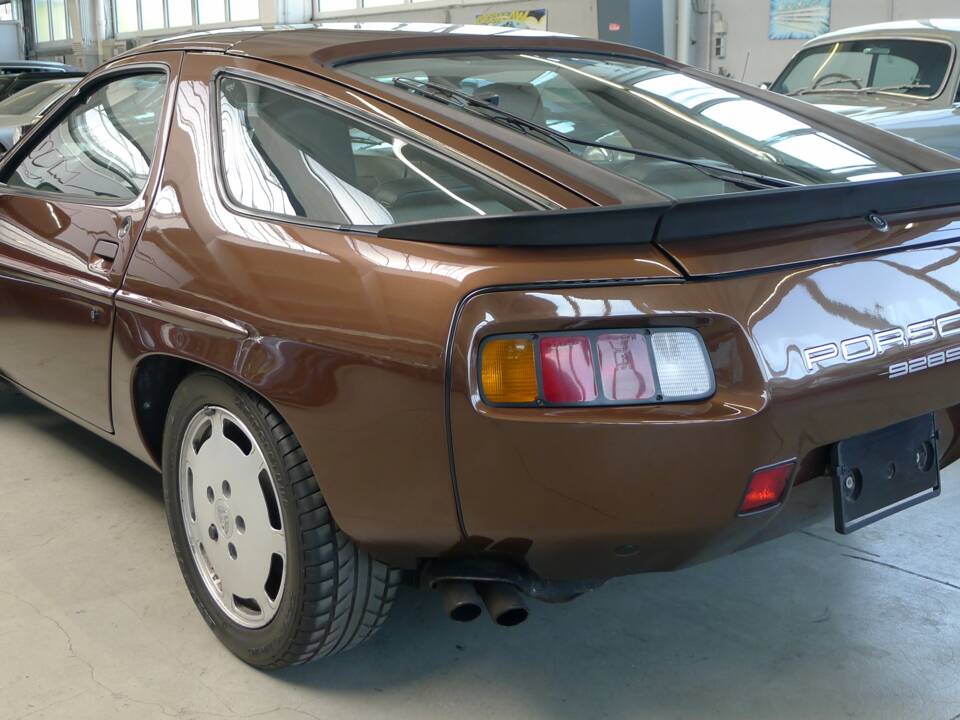 Bild 39/50 von Porsche 928 S (1986)