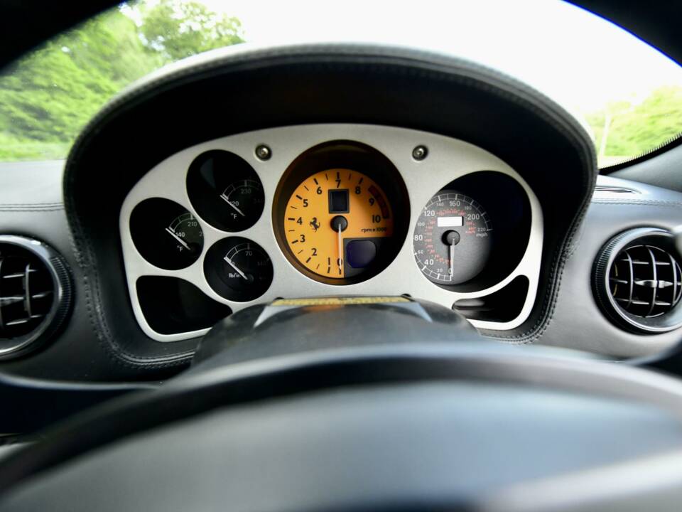 Bild 44/50 von Ferrari F 360 Modena (2000)