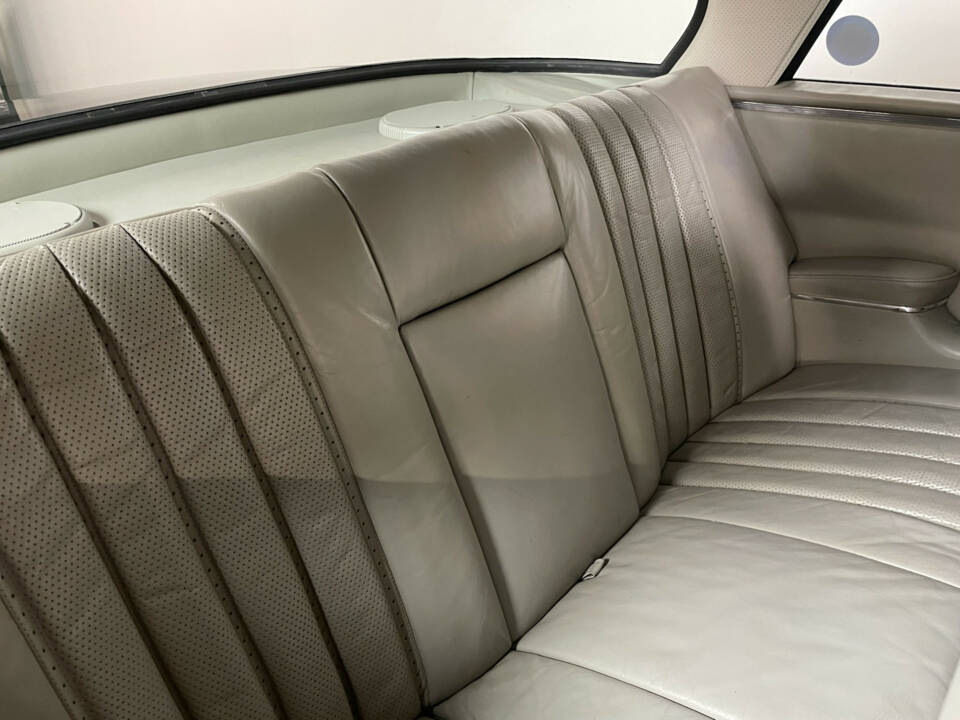 Immagine 19/28 di Mercedes-Benz 280 SE 3,5 (1970)